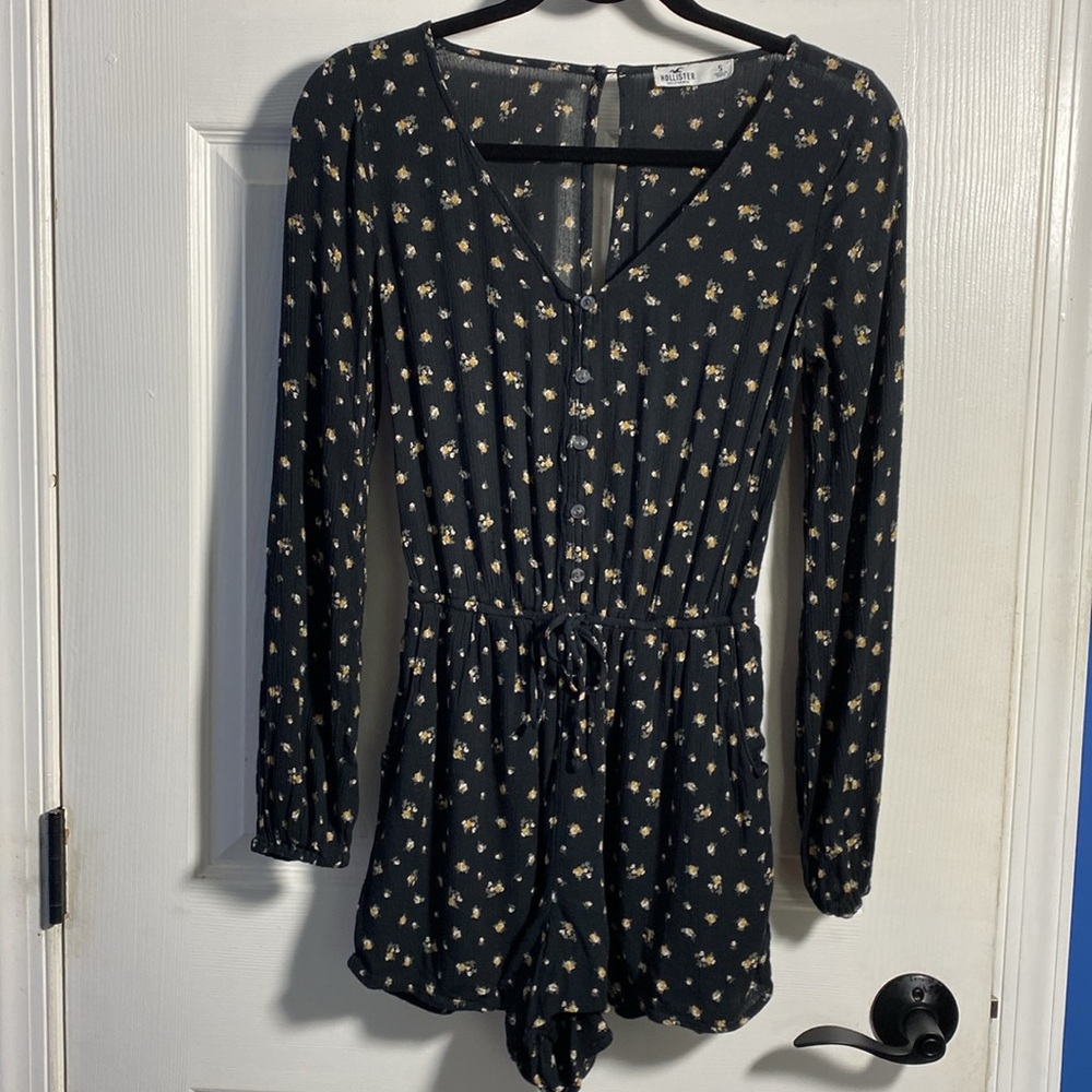 Hollister Long Sleeve Romper Floral Print Black Small